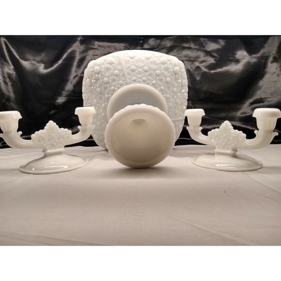 Vtg Fenton Daisy and Button Console Bowl Set With 2 Double Light Candlesticks - Picture 10 of 12